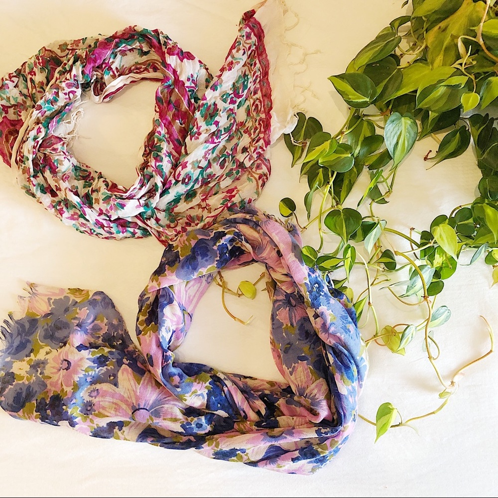 Set of two European boutique scarves
